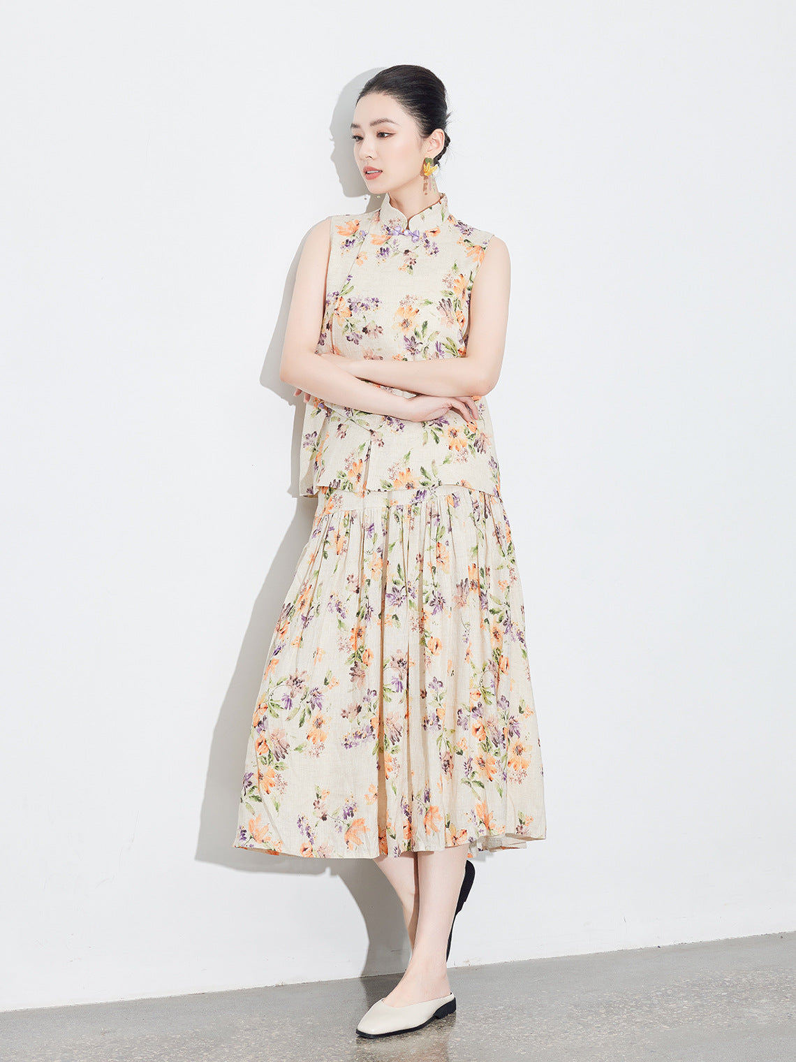 High-End Linen Sleeveless Button Top & Slimming Skirt for Women