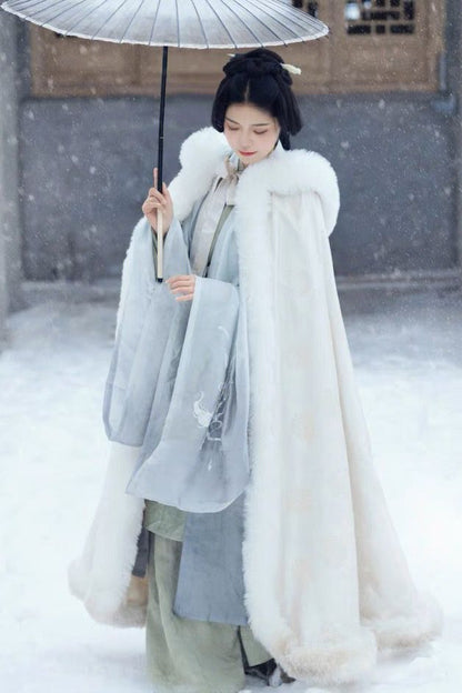 White Woolen Hanfu Cloak – Winter Thickened Fleece Cape for Women