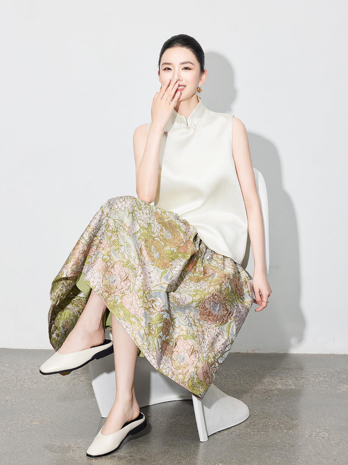 Early Spring Retro Jacquard Embroidered Vest & Skirt Set