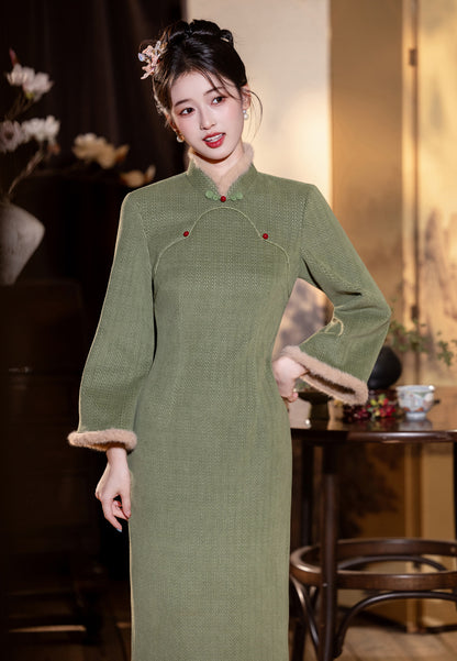 2025 Improved Green Cheongsam – Elegant Warm National Style